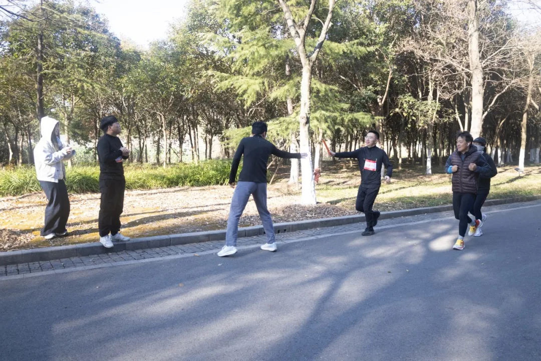 回望2024 启航2025 | 尊龙官网登录人生就是博登录股份2025年度战略年会顺遂召开